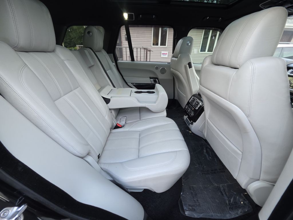 2017 Land Rover Range Rover Image 32