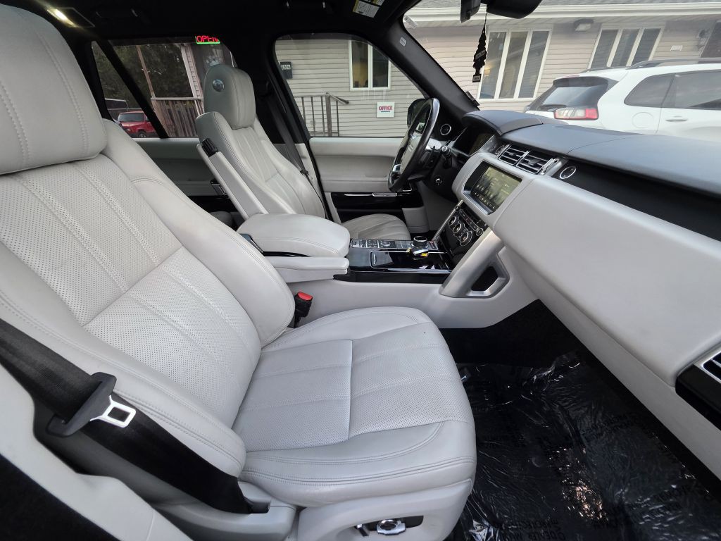 2017 Land Rover Range Rover Image 34