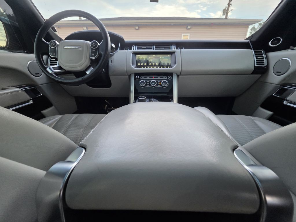 2017 Land Rover Range Rover Image 38