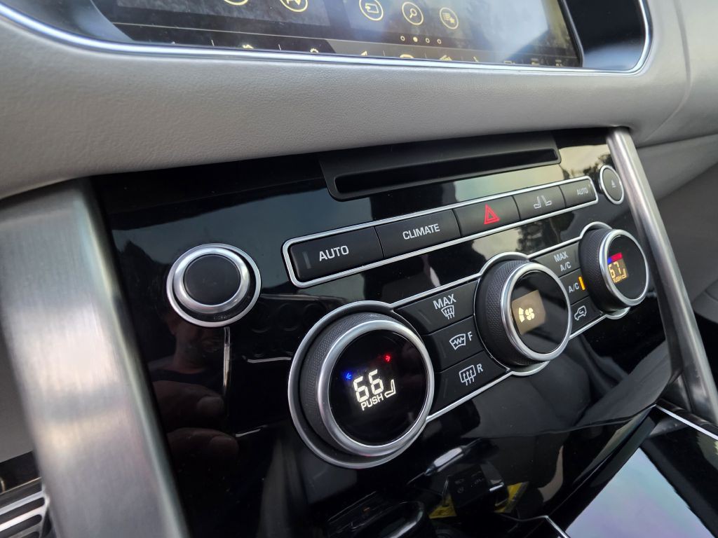 2017 Land Rover Range Rover Image 43