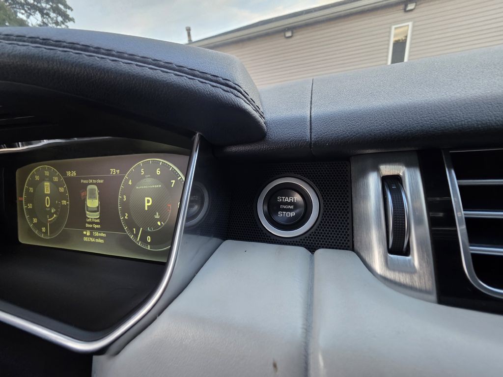 2017 Land Rover Range Rover Image 46