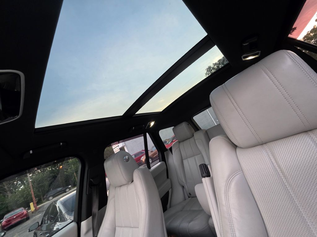 2017 Land Rover Range Rover Image 57