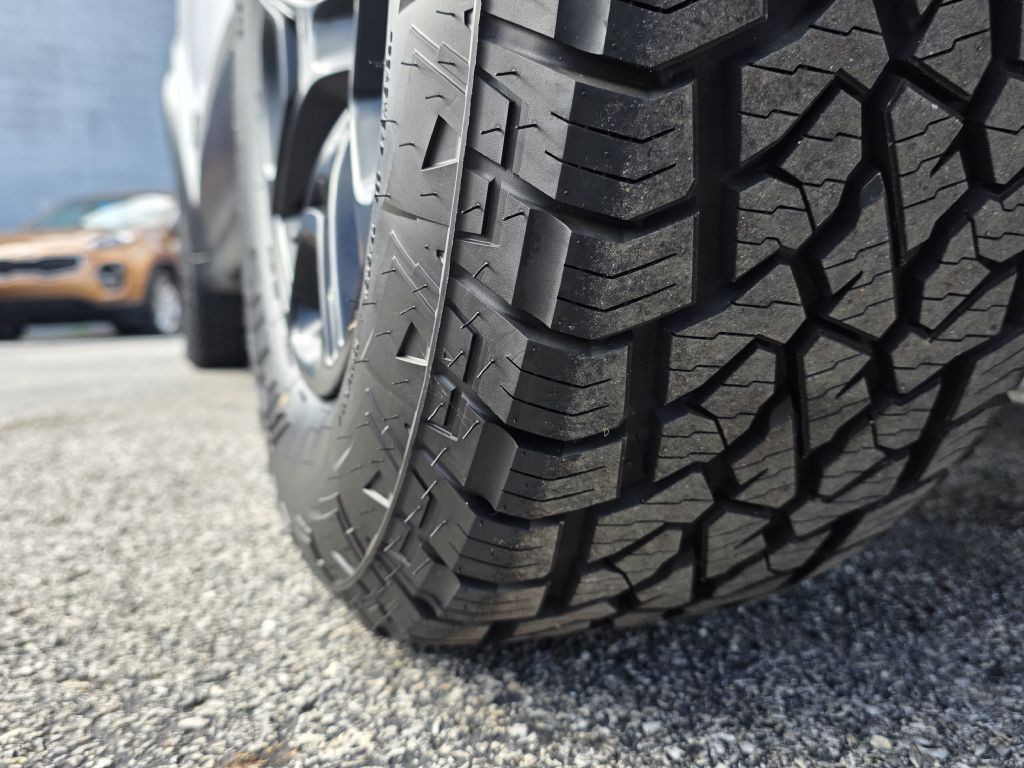 2019 Jeep Cherokee Image 17