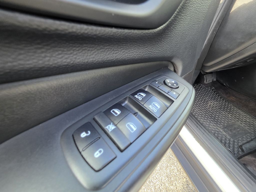 2019 Jeep Cherokee Image 27