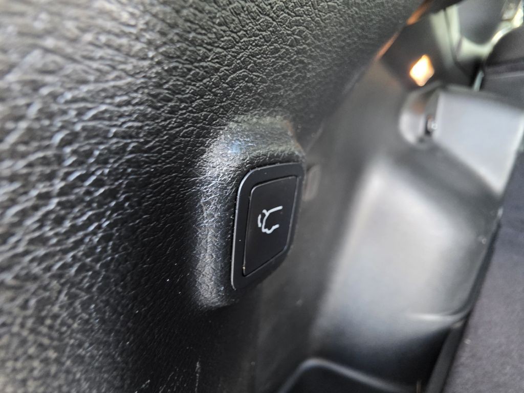 2019 Jeep Cherokee Image 32