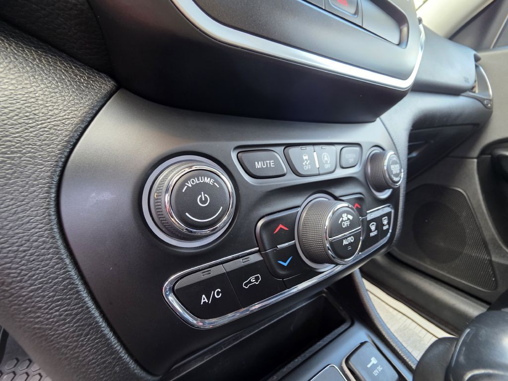 2019 Jeep Cherokee Image 42