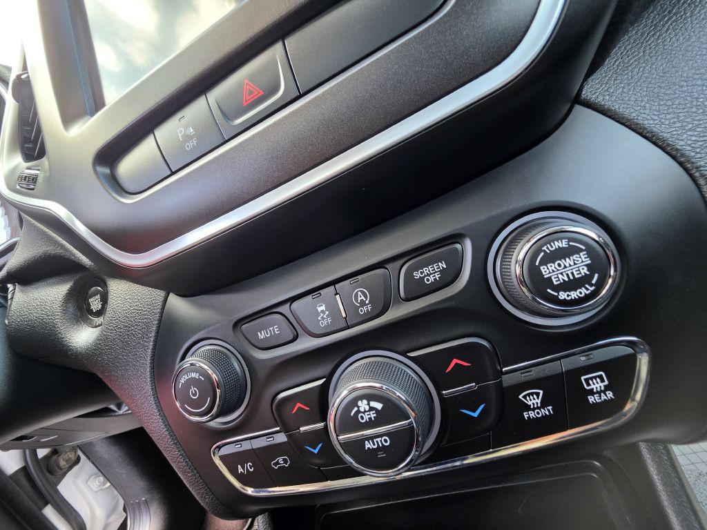 2019 Jeep Cherokee Image 43