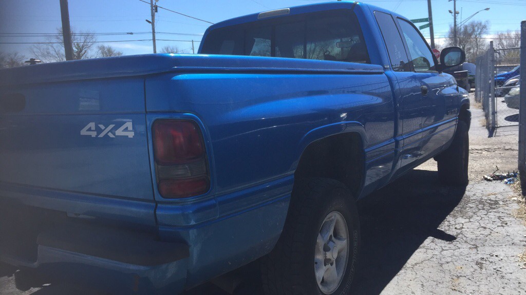 2001 Dodge Ram 1500 Image 2