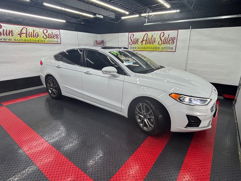 2019 Ford Fusion Image 2