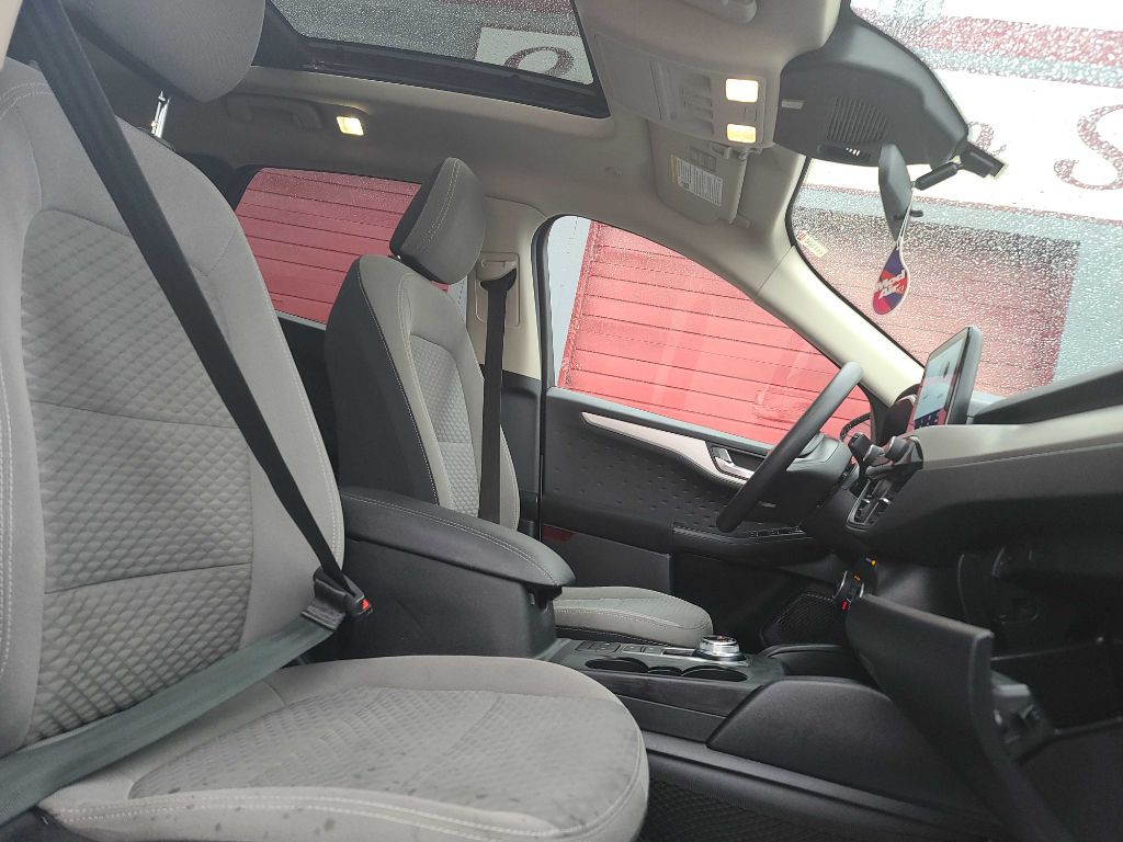 2020 Ford Escape Image 3