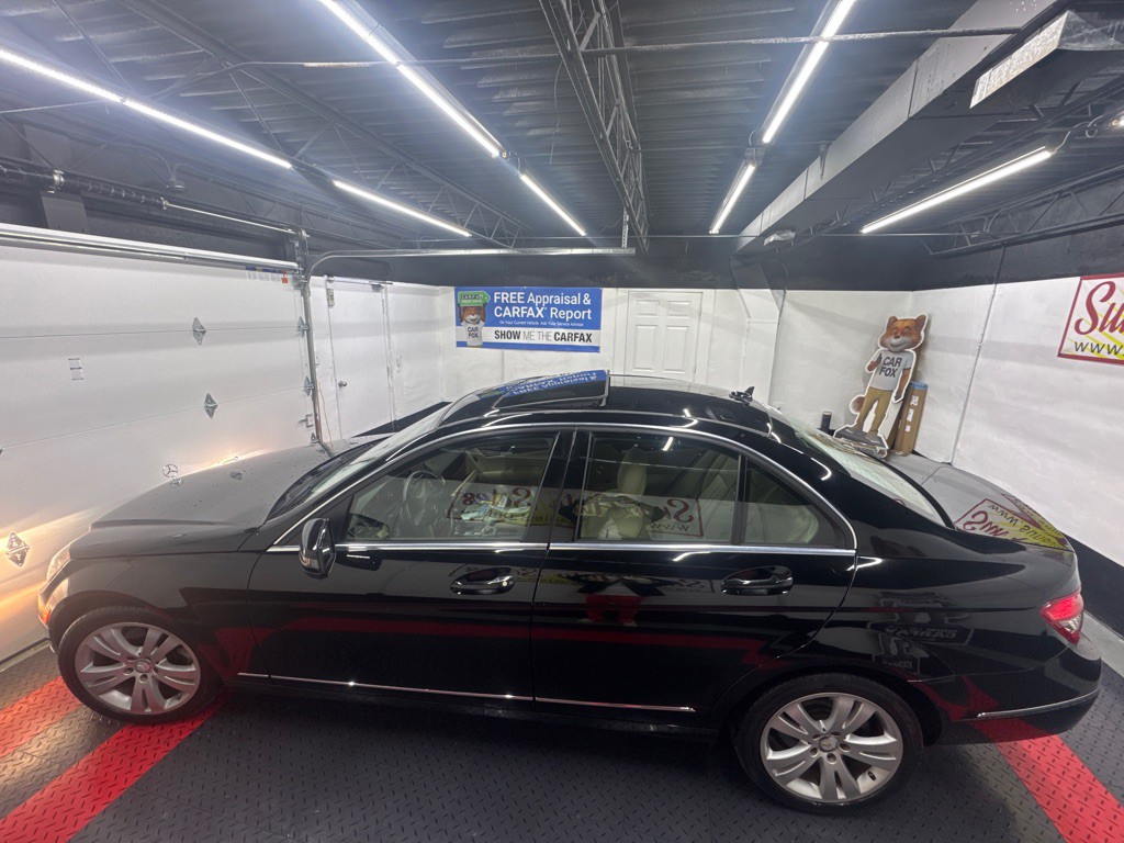 2010 Mercedes-Benz C-Class Image 7