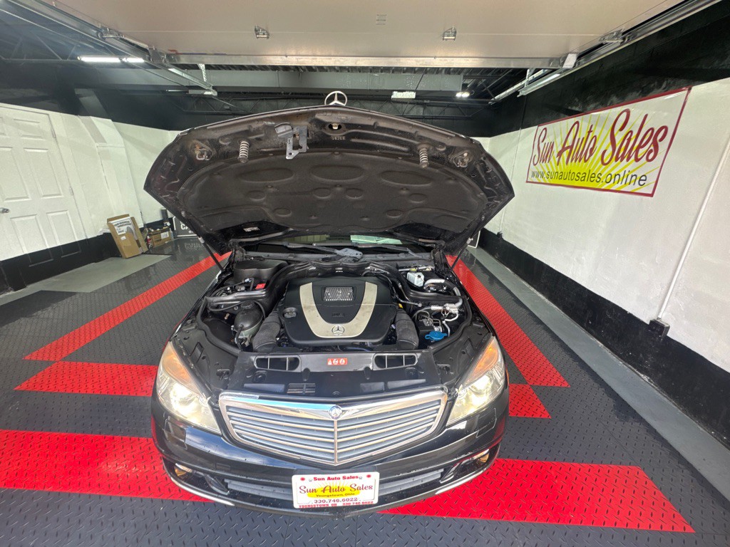 2010 Mercedes-Benz C-Class Image 11