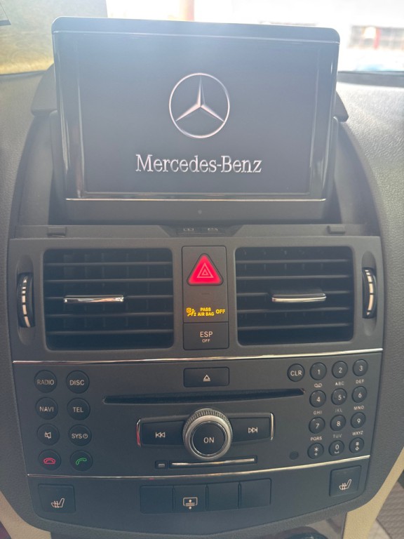 2010 Mercedes-Benz C-Class Image 13