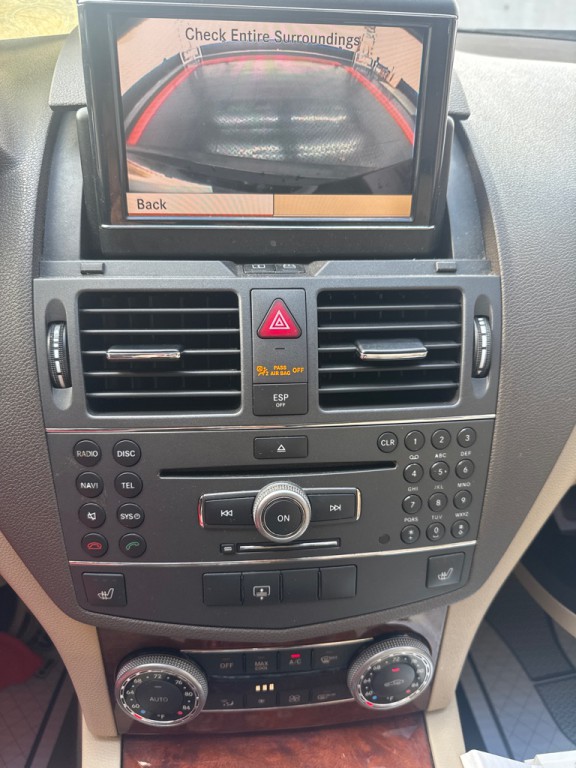 2010 Mercedes-Benz C-Class Image 16