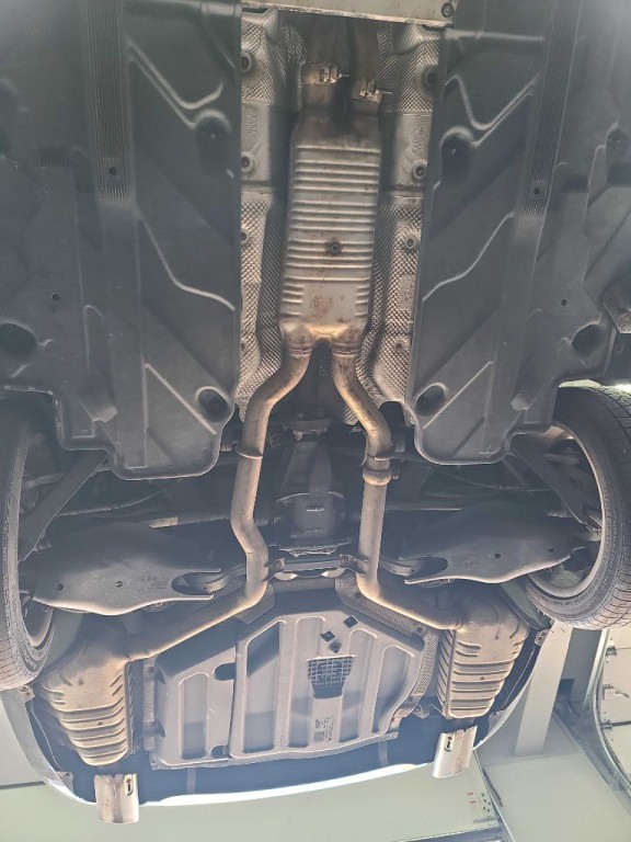 2010 Mercedes-Benz C-Class Image 17