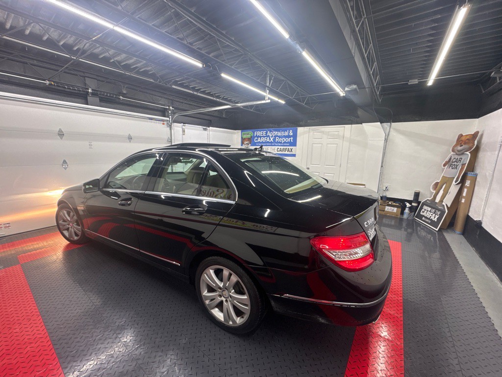 2010 Mercedes-Benz C-Class Image 5