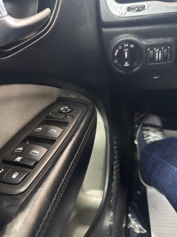 2015 Dodge Dart Image 21