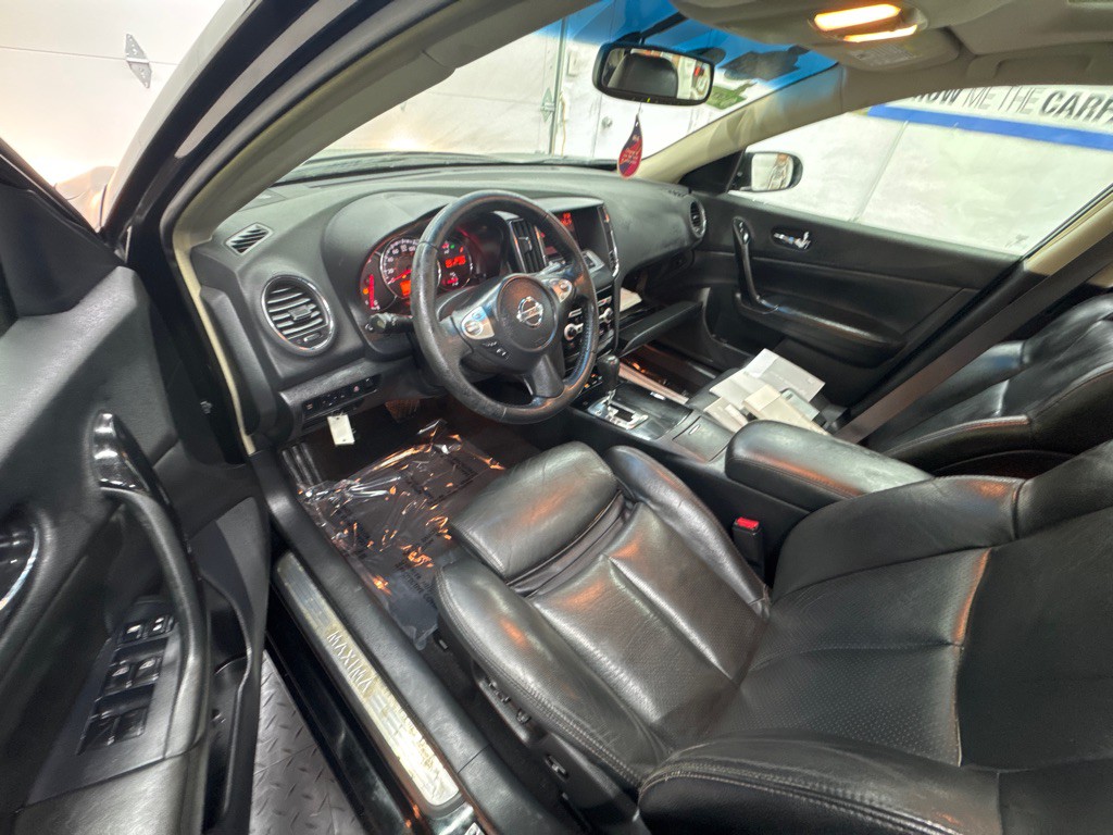 2010 Nissan Maxima Image 8