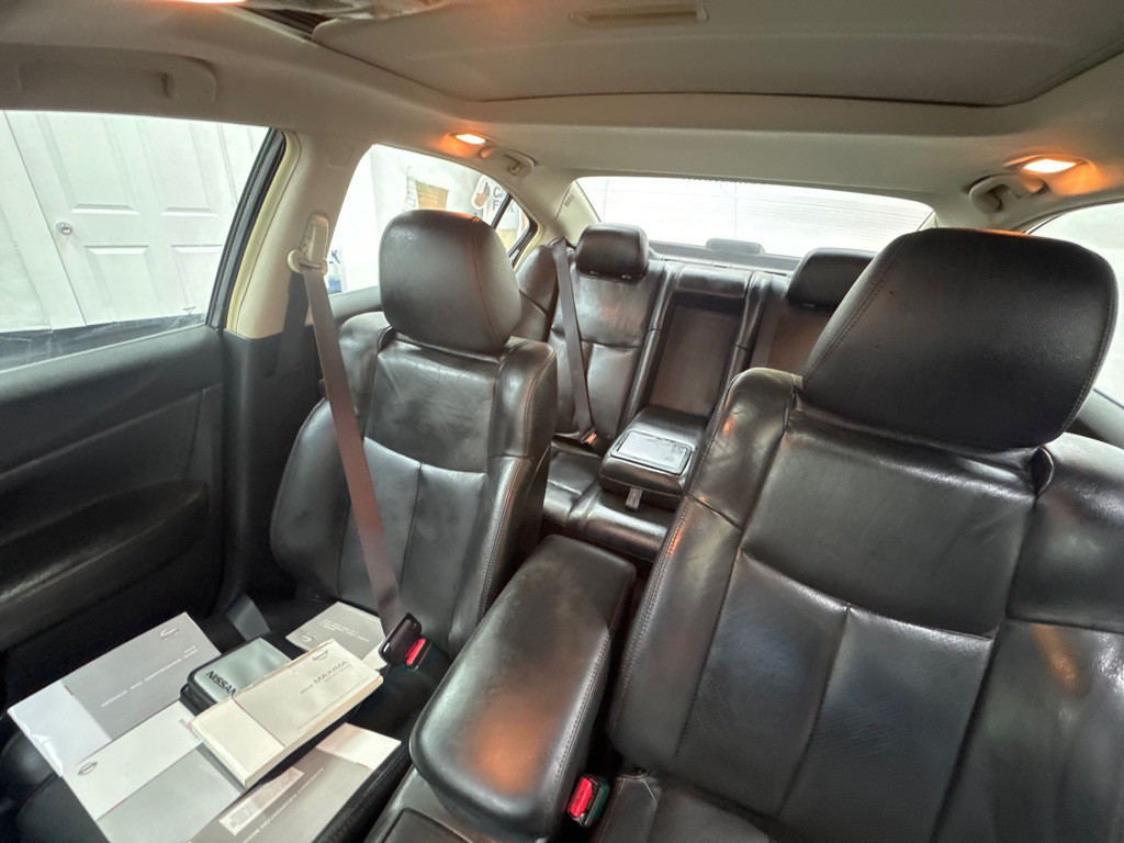 2010 Nissan Maxima Image 9
