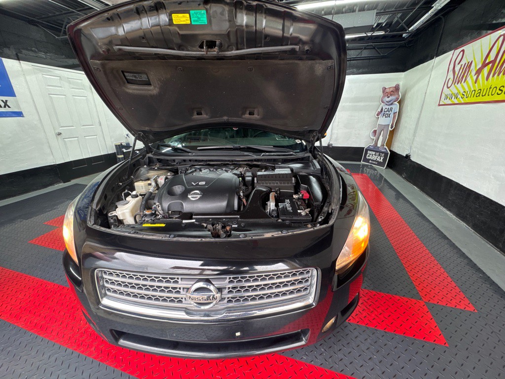 2010 Nissan Maxima Image 11