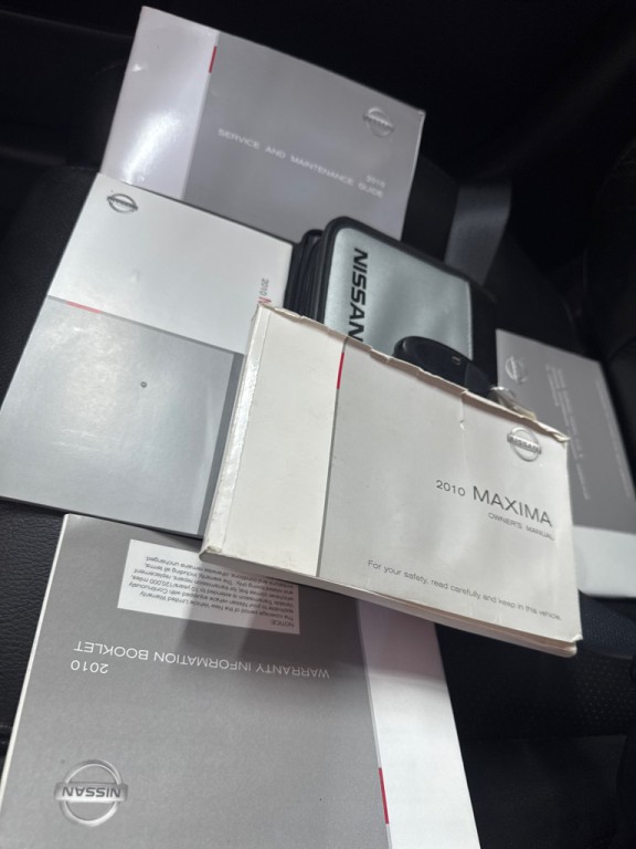 2010 Nissan Maxima Image 12