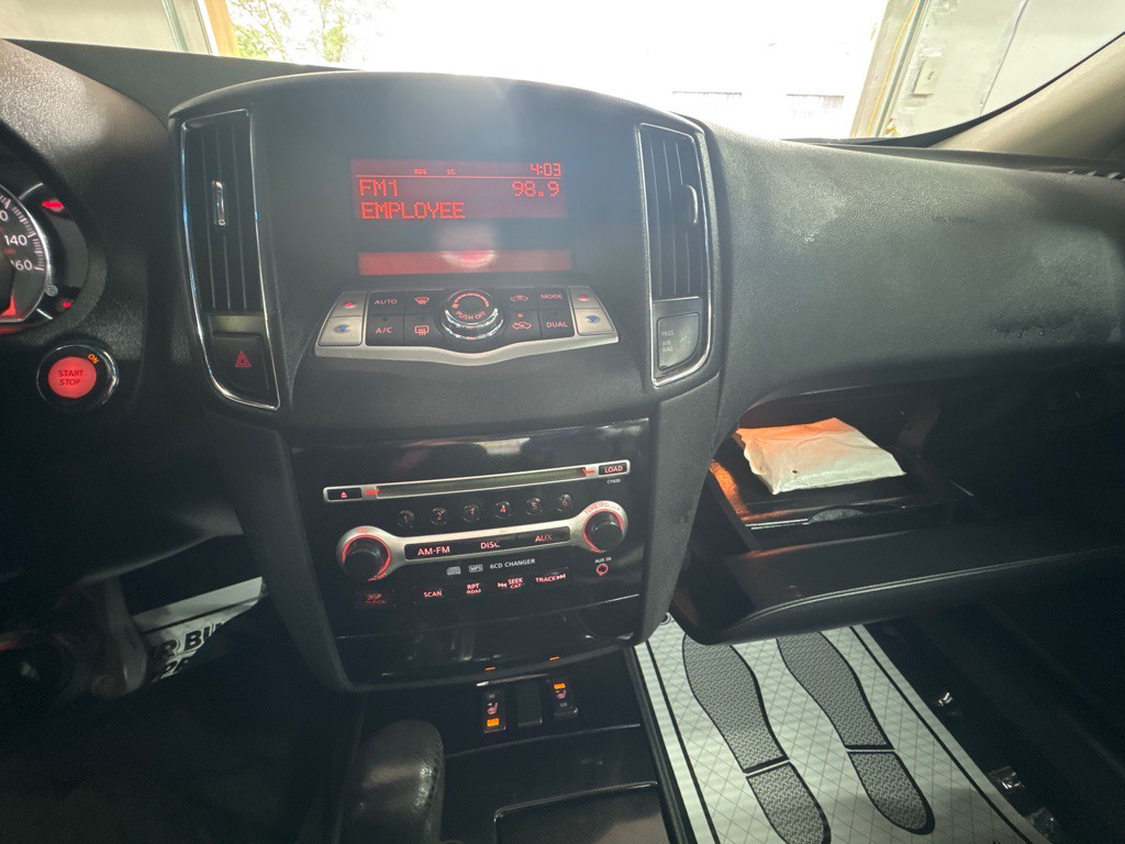 2010 Nissan Maxima Image 13