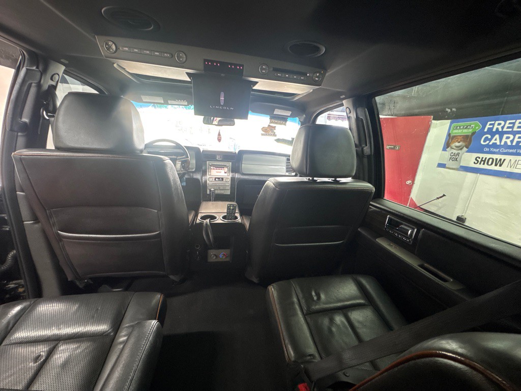 2008 Lincoln Navigator Image 3
