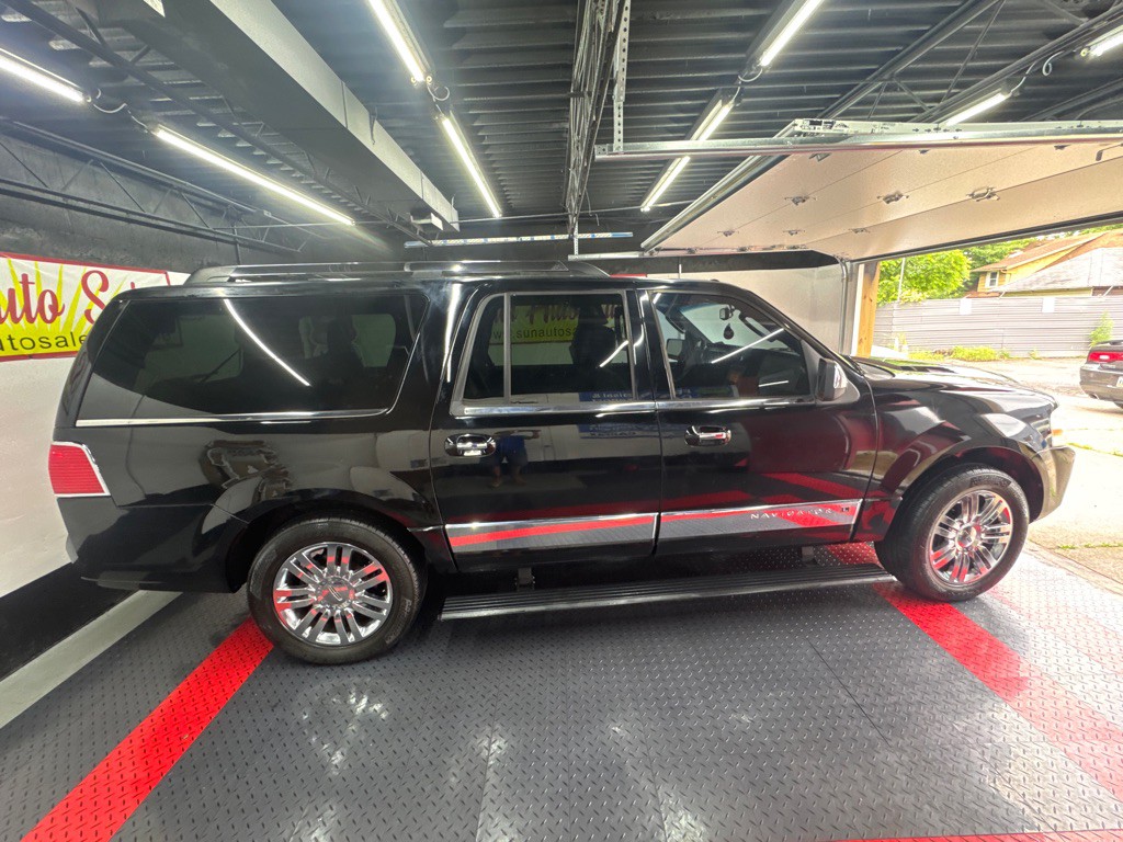 2008 Lincoln Navigator Image 8