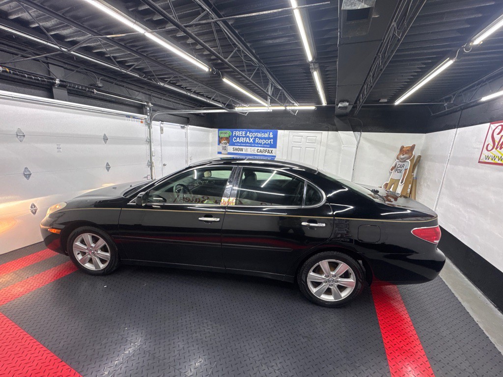 2005 Lexus ES Image 2