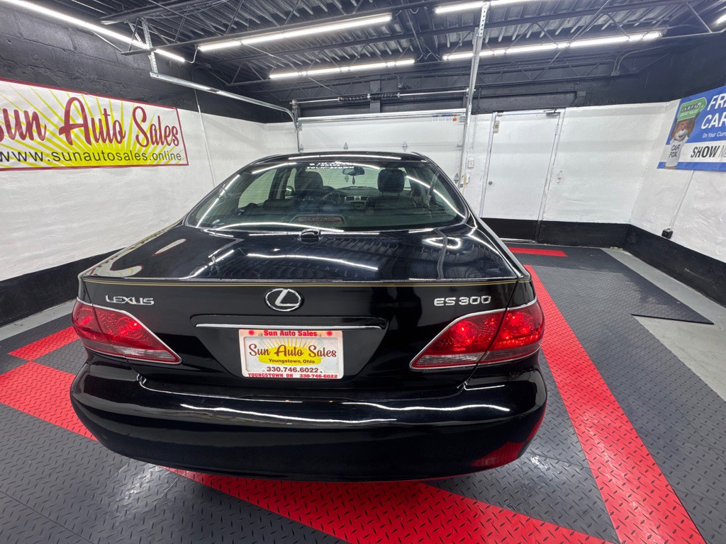 2005 Lexus ES Image 8