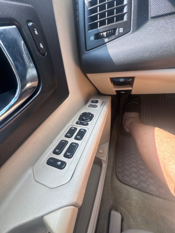 2005 Cadillac CTS Image 17