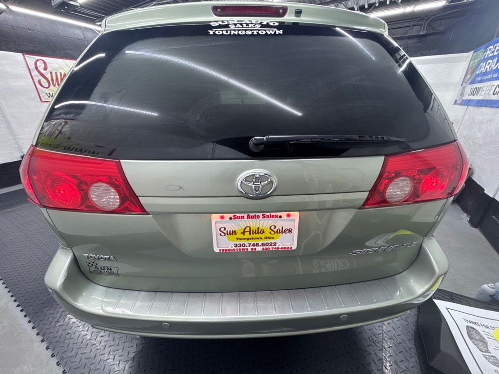 2008 Toyota Sienna Image 9