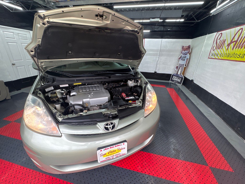 2008 Toyota Sienna Image 15