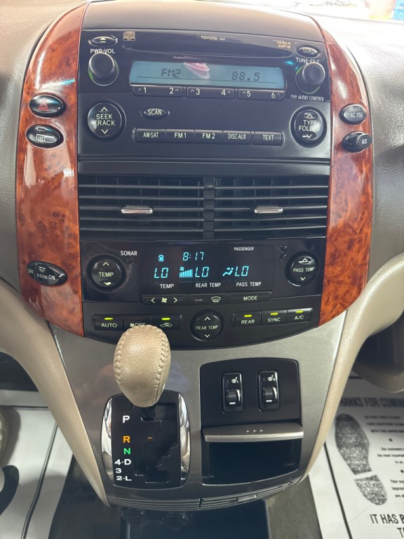 2008 Toyota Sienna Image 16