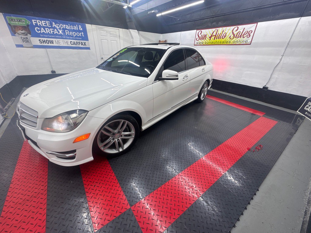 2013 Mercedes-Benz C-Class Image 4