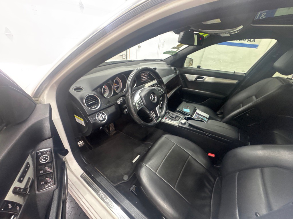 2013 Mercedes-Benz C-Class Image 9