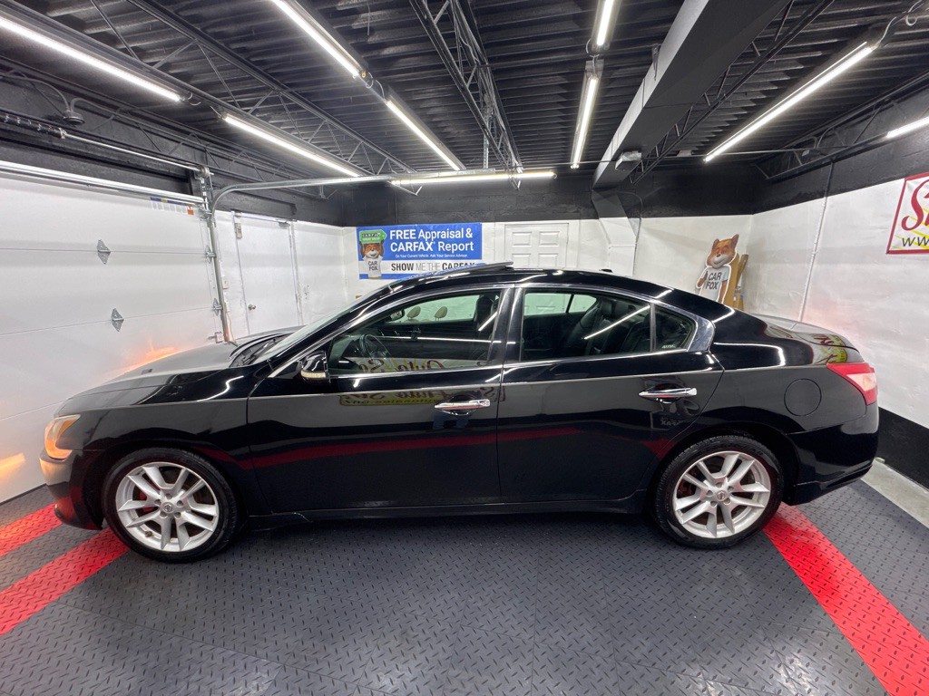 2010 Nissan Maxima Image 10