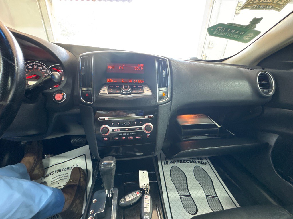 2010 Nissan Maxima Image 19