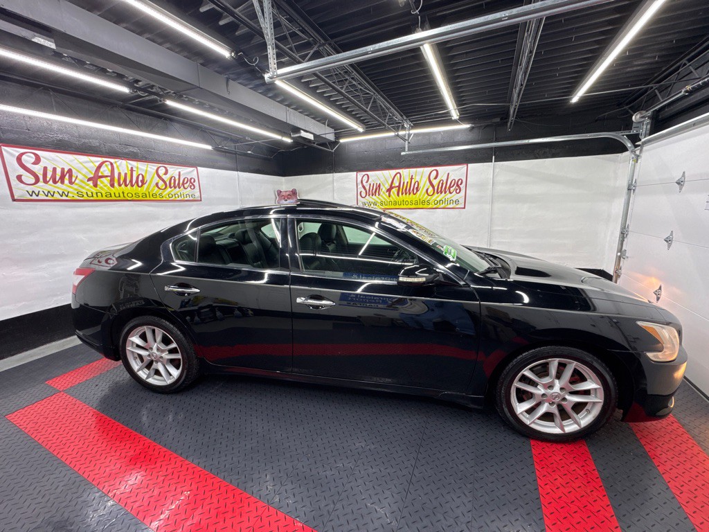 2010 Nissan Maxima Image 4