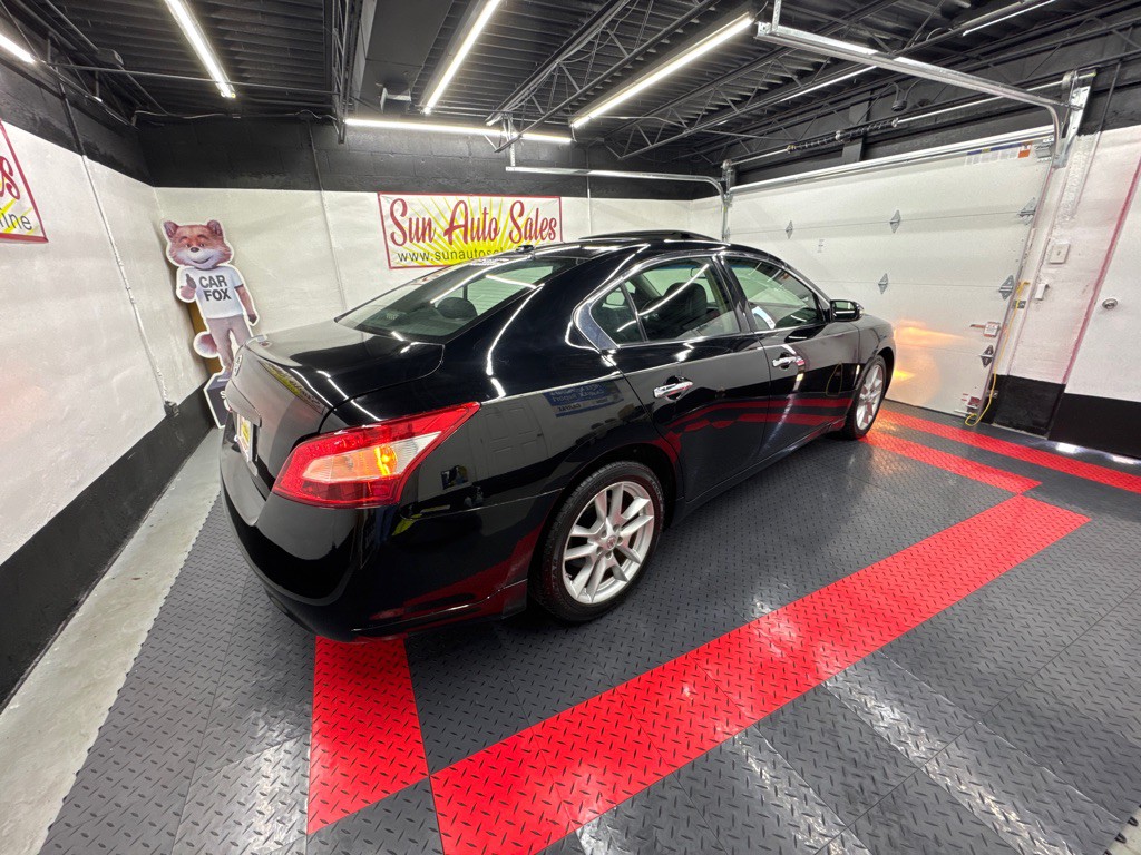 2010 Nissan Maxima Image 5