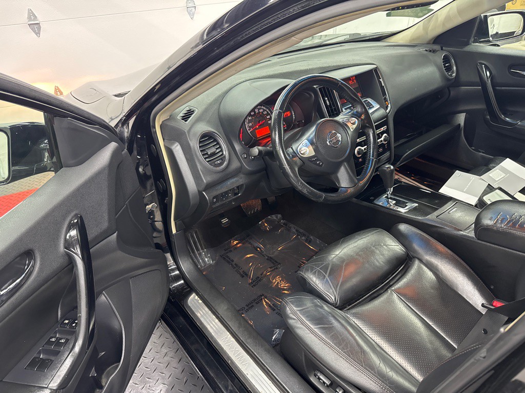 2010 Nissan Maxima Image 10