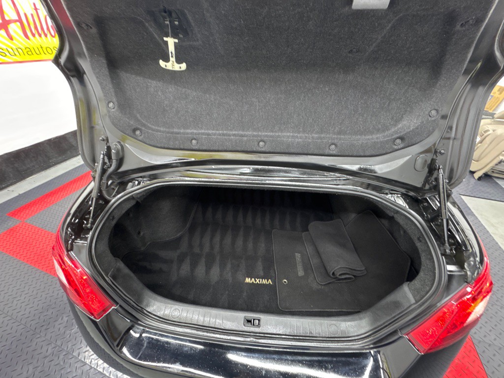 2010 Nissan Maxima Image 11