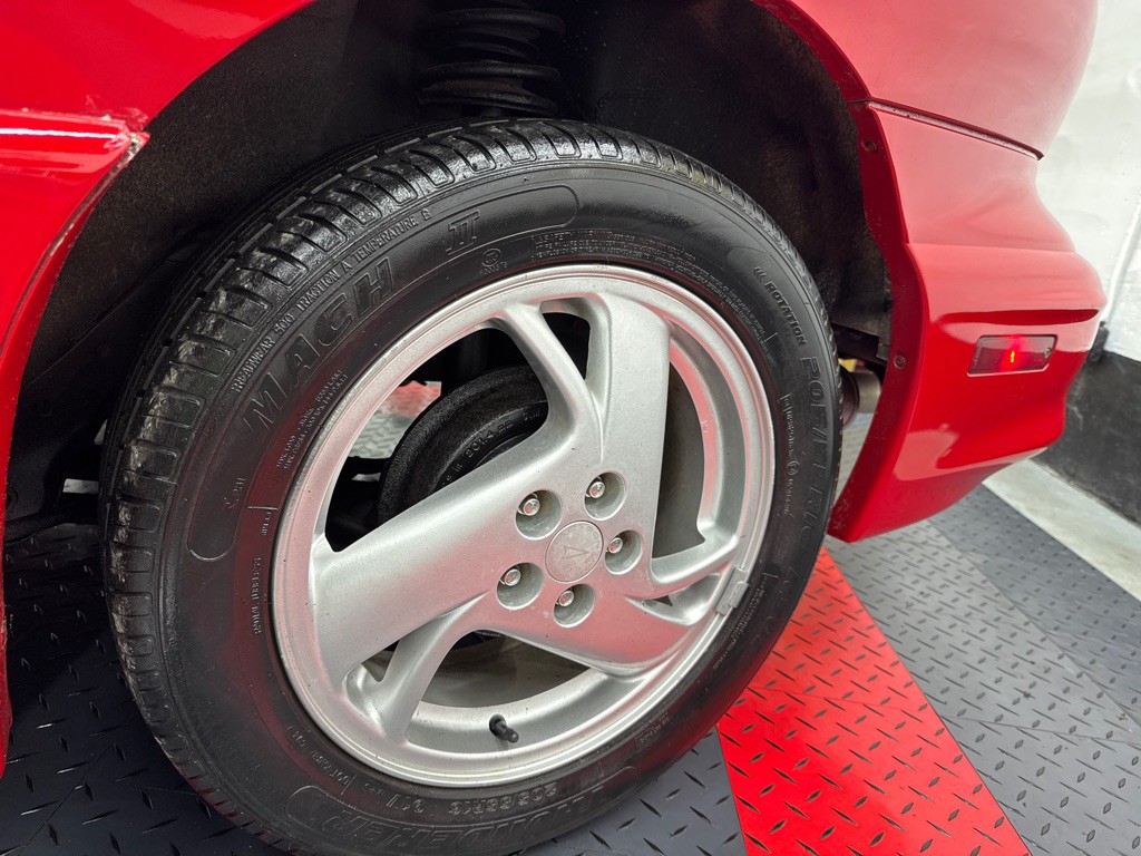 2001 Pontiac Firebird Image 11