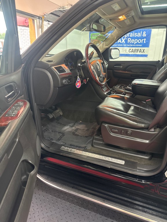 2007 Cadillac Escalade Image 4