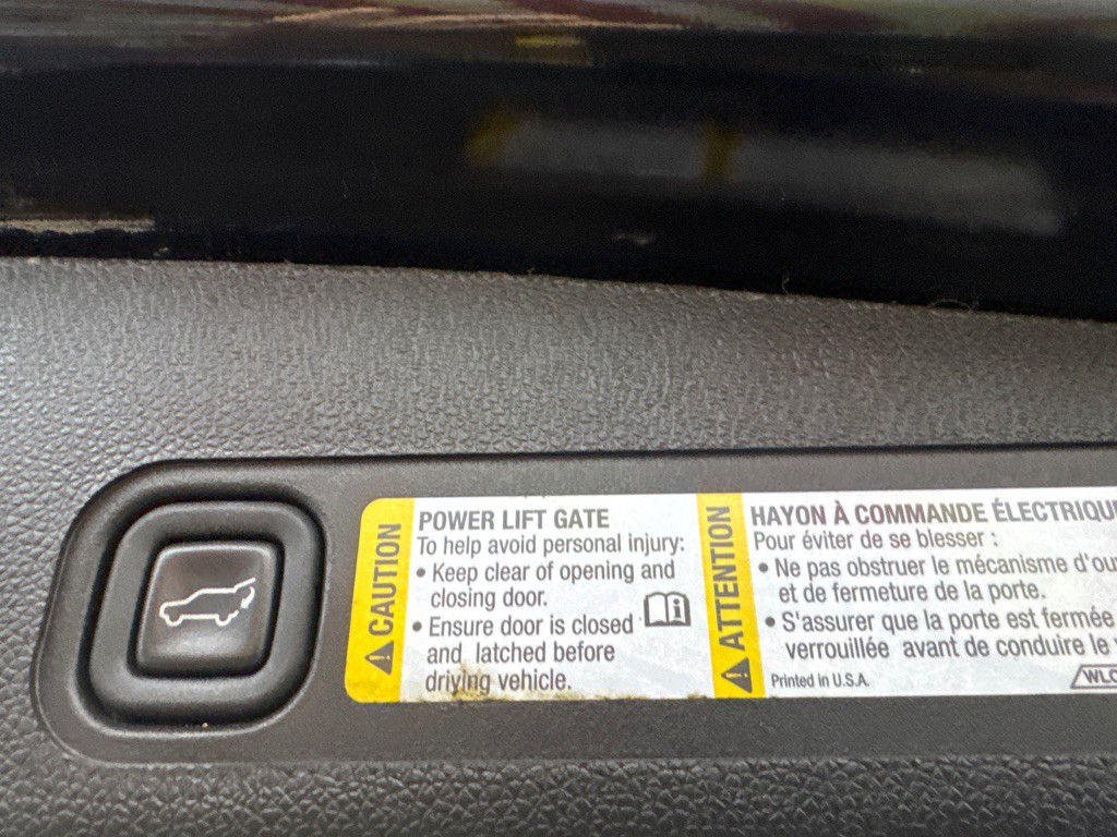 2007 Cadillac Escalade Image 10