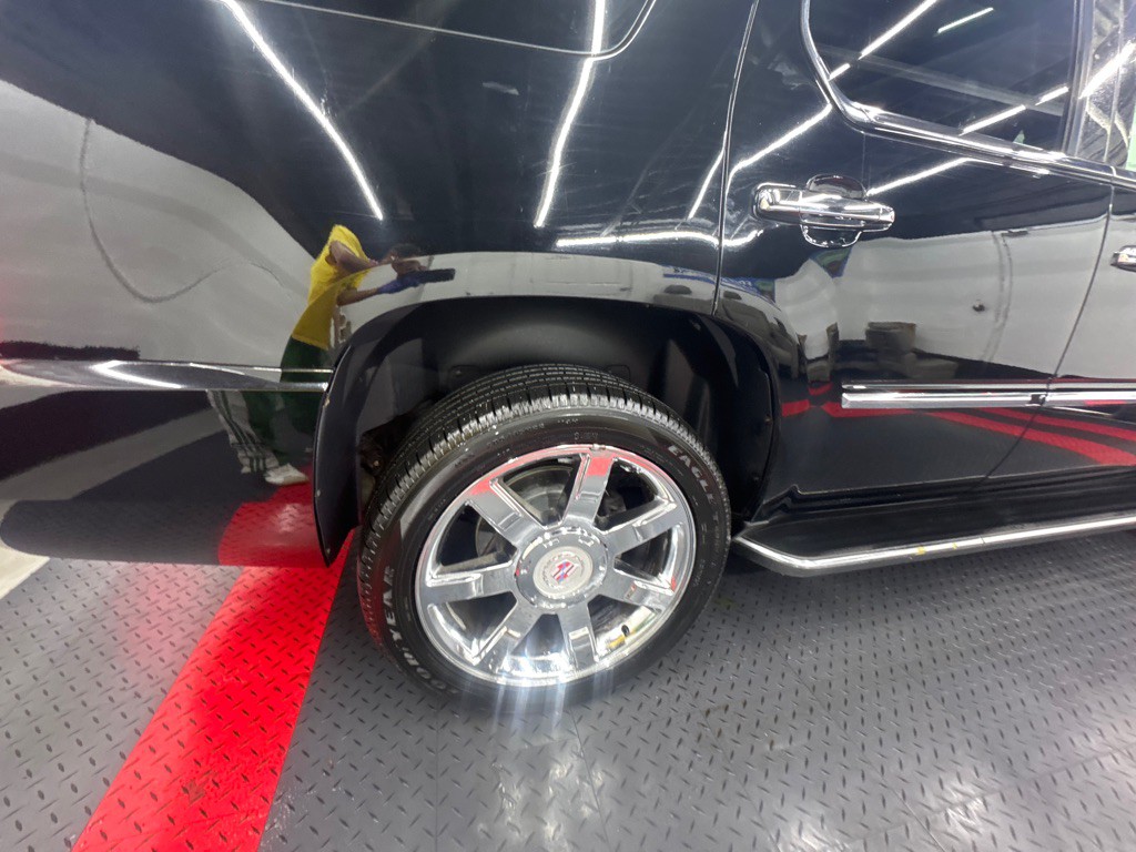 2007 Cadillac Escalade Image 16