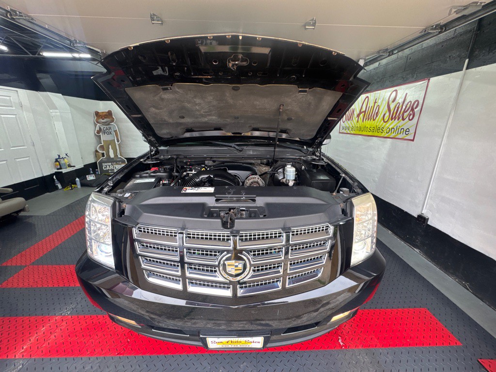 2007 Cadillac Escalade Image 18