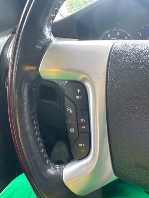 2007 Cadillac Escalade Image 22