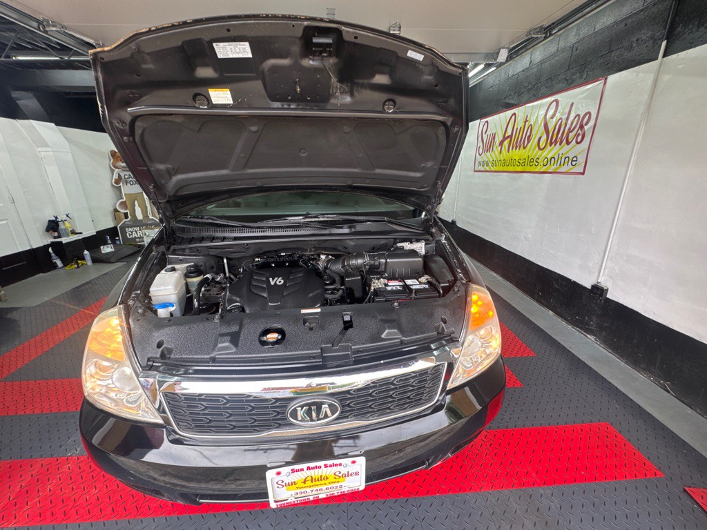 2011 Kia Sedona Image 18