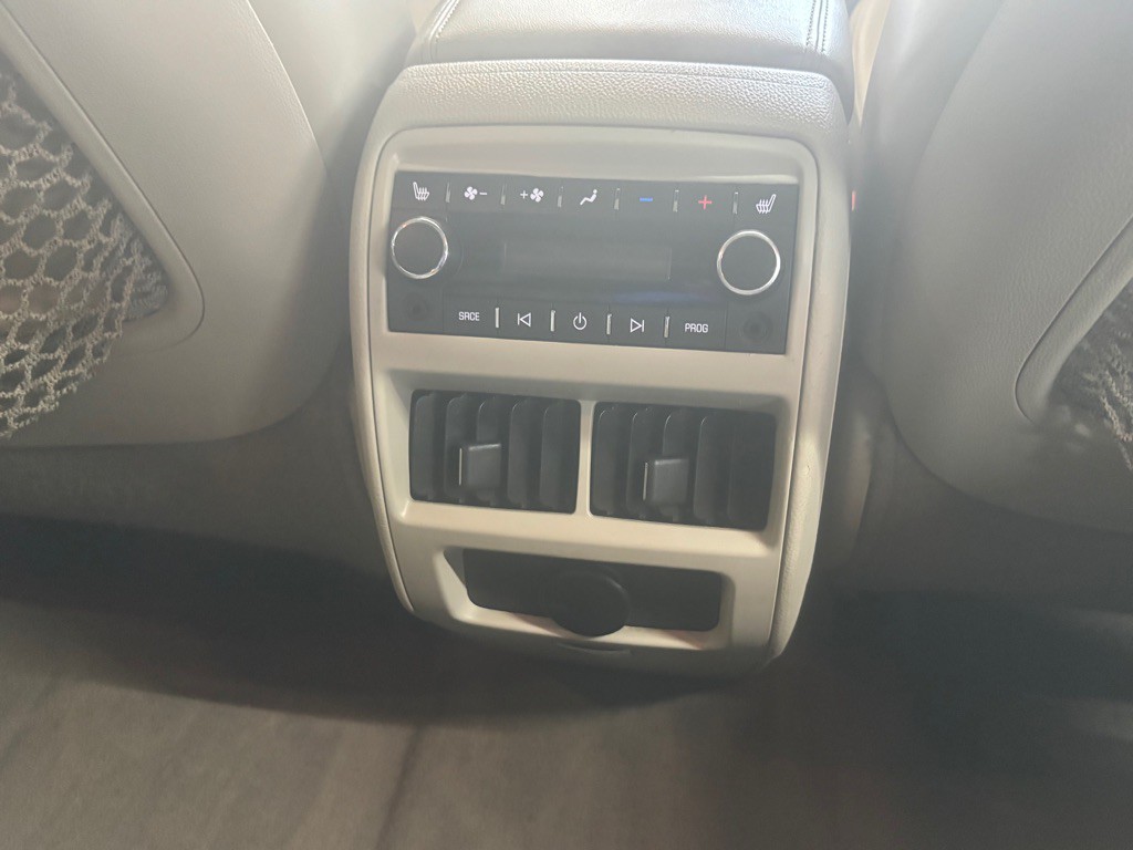 2012 Cadillac SRX Image 15